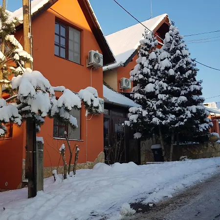 Leganyi Apartmanhaz Apartment Erlau