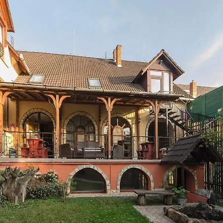 Leganyi Apartmanhaz Apartment Erlau